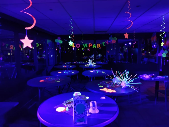 Glow-Party Dekoration