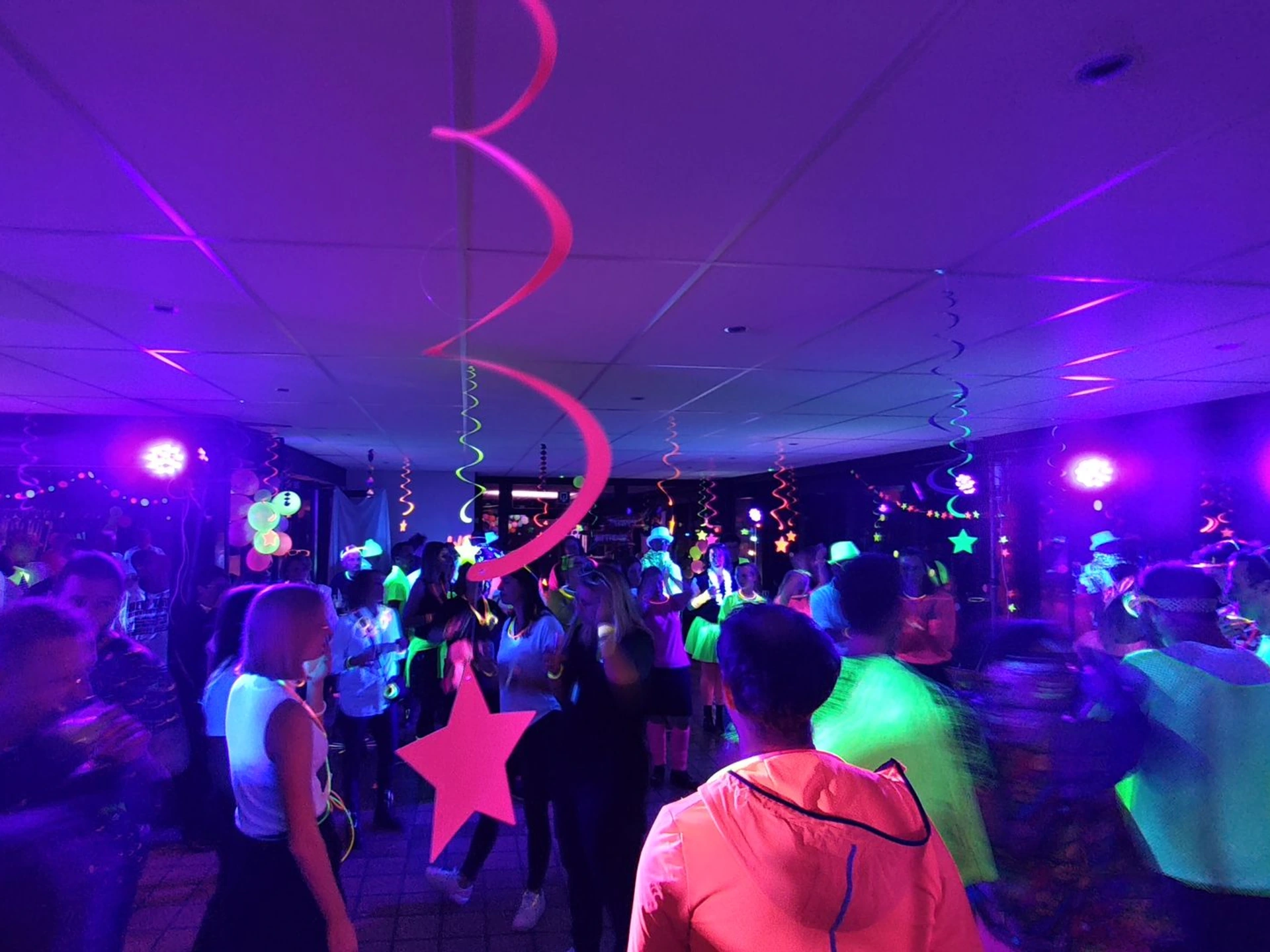 Glow-Party Dekoration