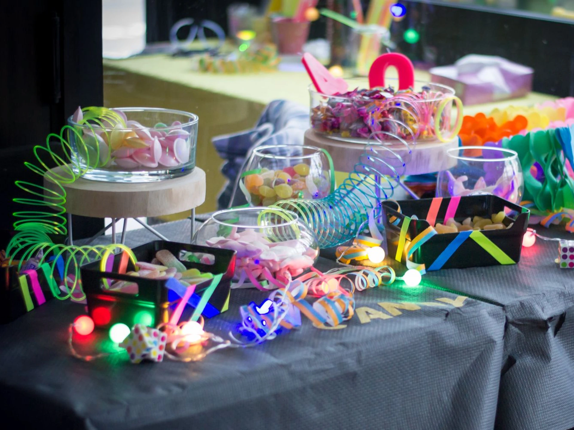 Glow-Party Dekoration