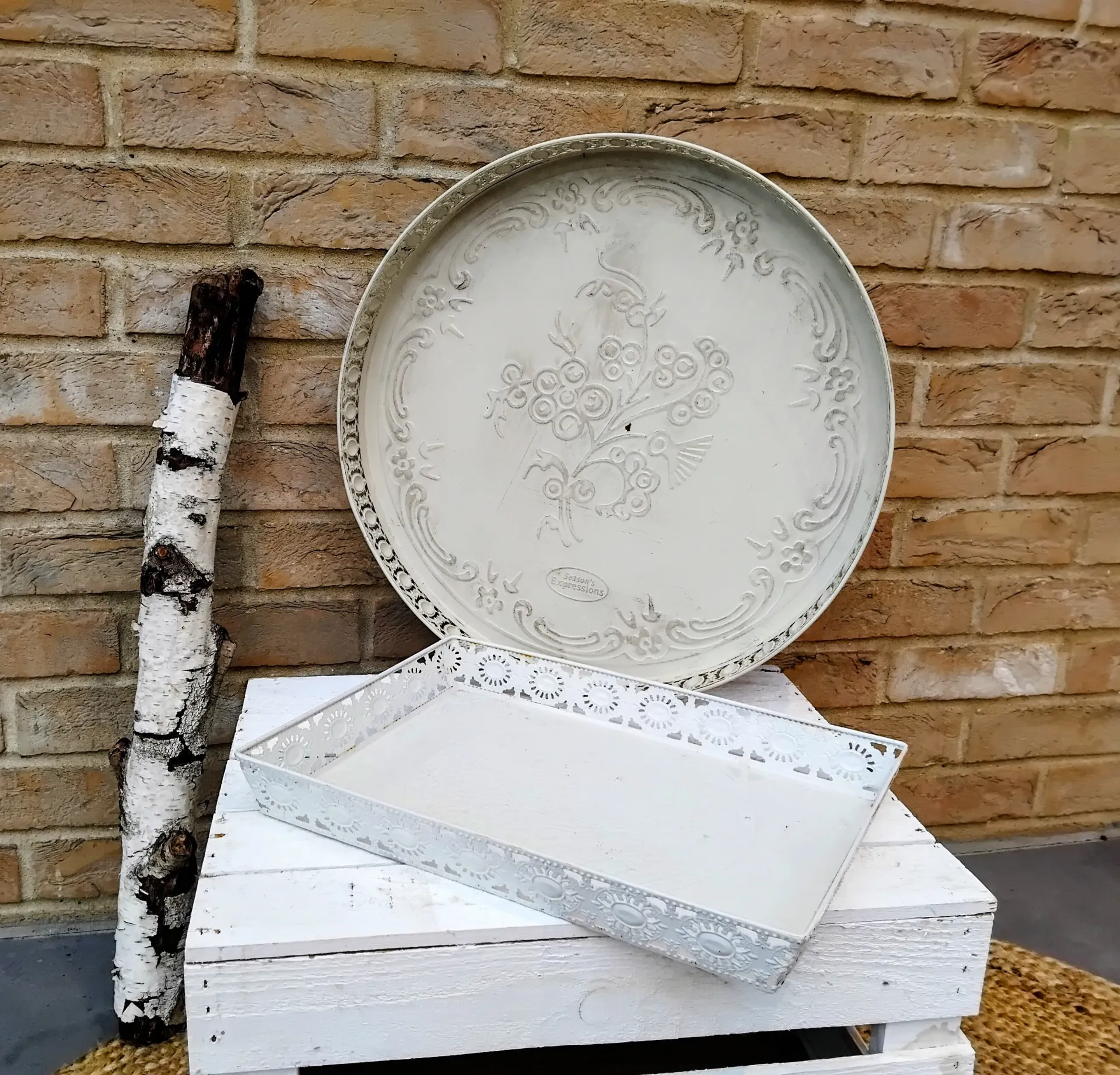 Plateau – Vintage Weiß: Rund & eckig Set 2