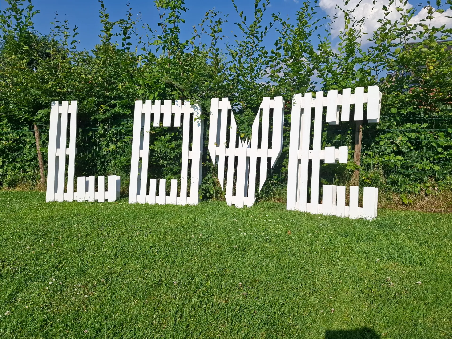 Lettres LOVE en palettes de bois