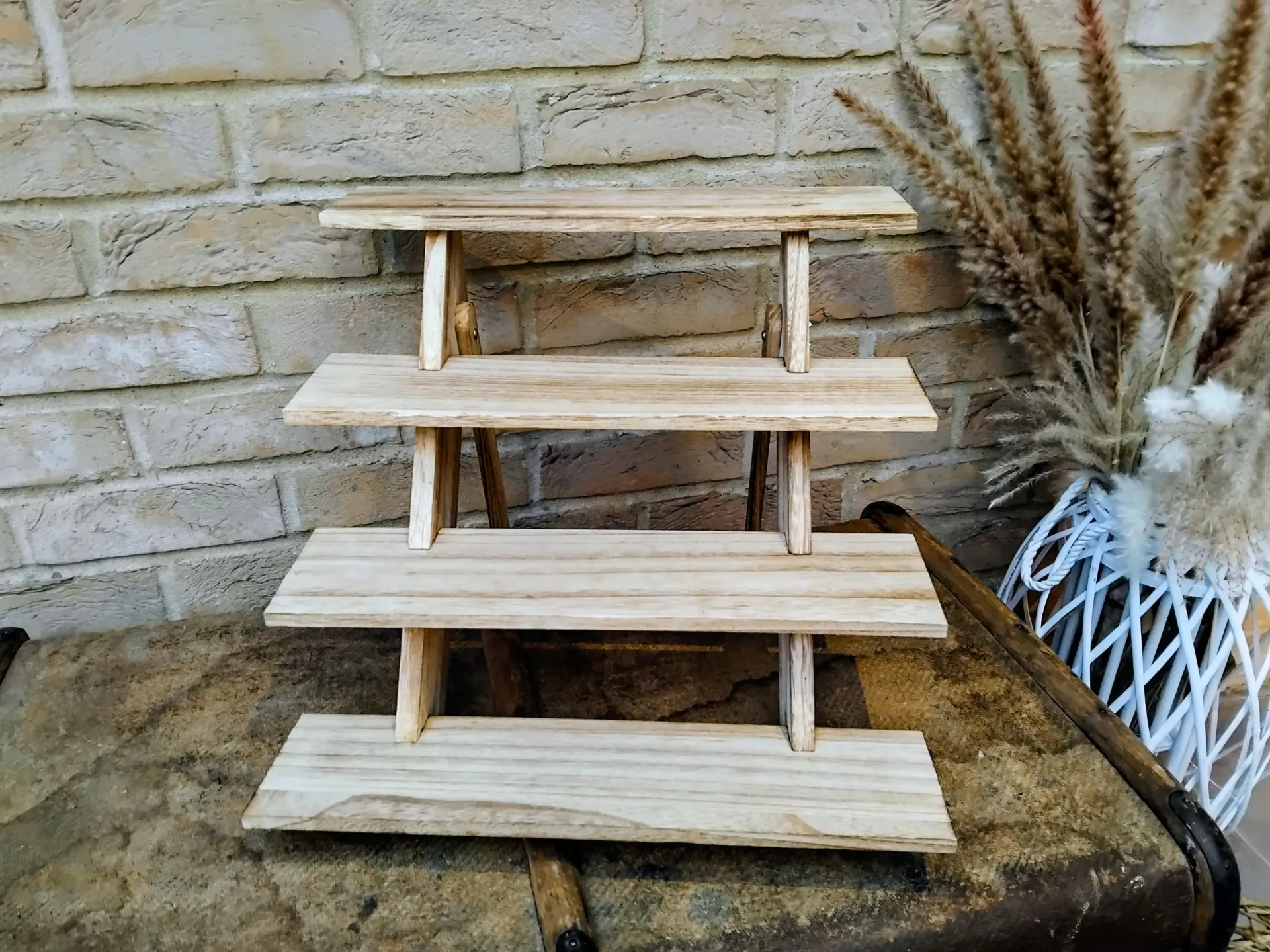 Étagère en bois / buffet à desserts